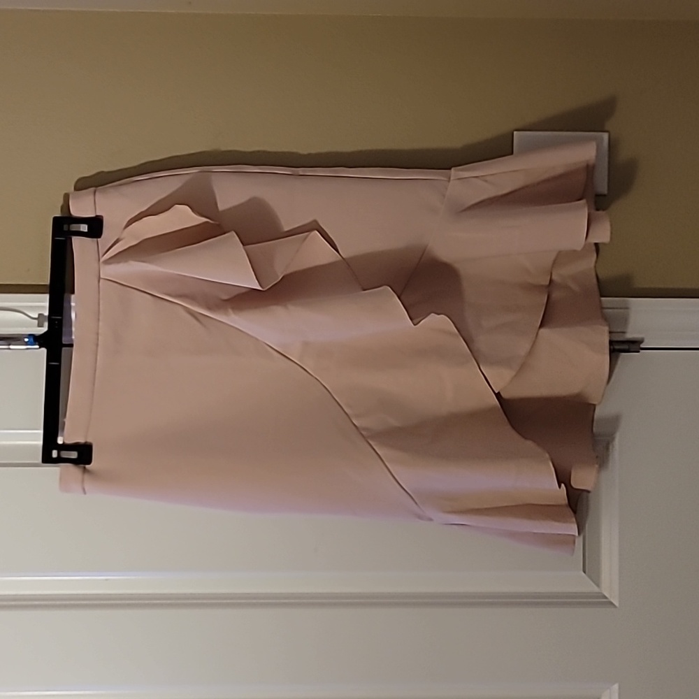 Women's soft pink pencil skirt